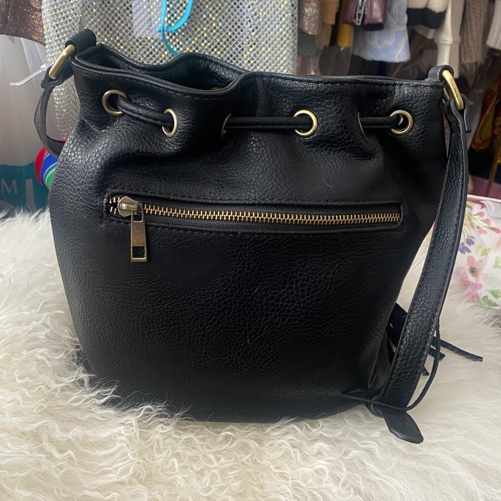 🖤Fringe Bucket Bag - New! - Picture 4 of 7
